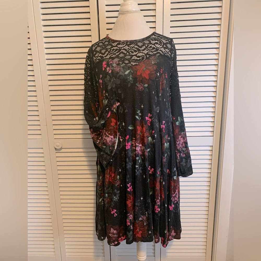Super Soft Black Floral Lace Bell Sleeve Dress